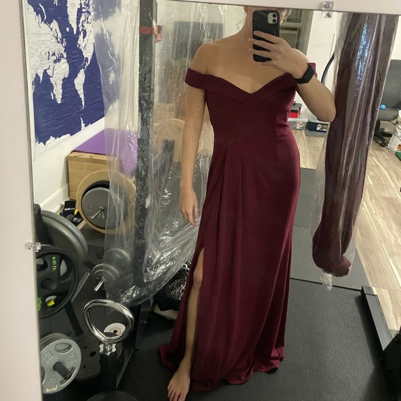 David’s Bridal | Stretch Crepe Off-the-Shoulder Bridesmaid Dress - Picture 6 of 7